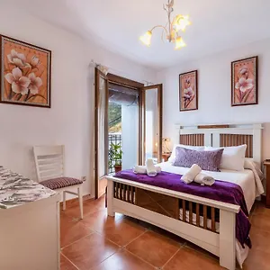 https://casa-abuela-pilar-capileira.es-andalucia.com