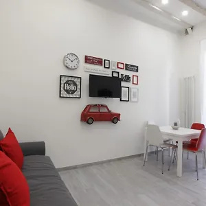 https://amazing-apartment-in-city-center-with-balcony.italymilanhotels.net